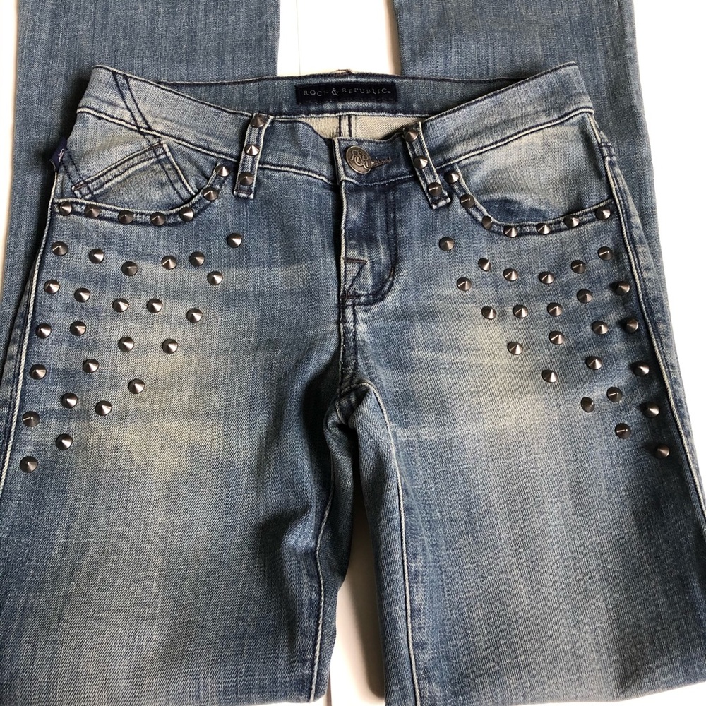 ROCK & REPUBLIC KASANDRA JEANS W/STUDS  SZ. 2
